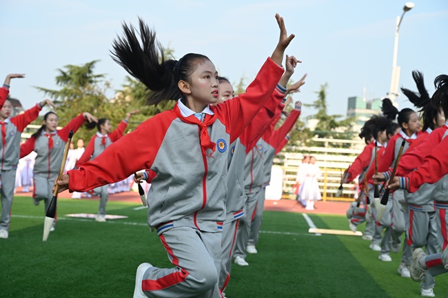 五育并举展华彩 阳光运动强体魄(图4)