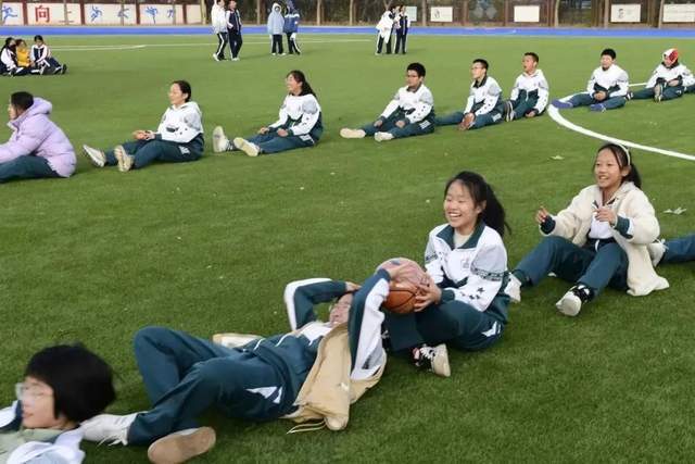 潞河中学于家务校区2023年阳光体育节暨守义运动场揭牌仪式(图2)