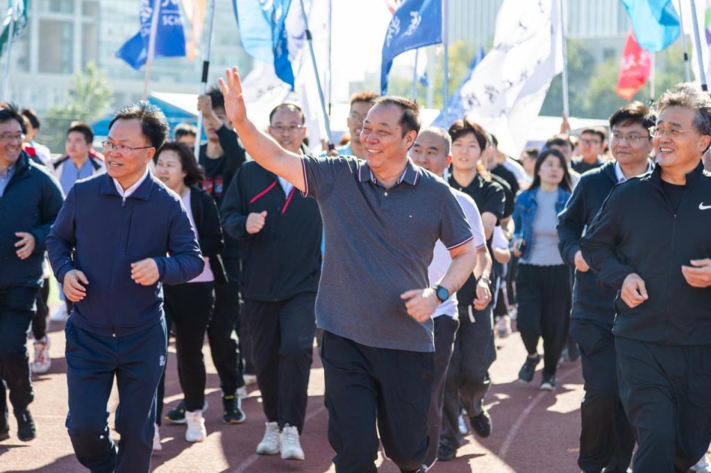 “体育强健”激扬青春梦想 ——我校2023年运动会成功举办(图3)