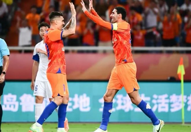 泰山队将在与菲律宾卡雅的亚冠比赛中为莫伊塞斯举办送行仪式(图1) 泰山队将在与菲律宾卡雅的亚冠比赛中为莫伊塞斯举办送行仪式(图1)