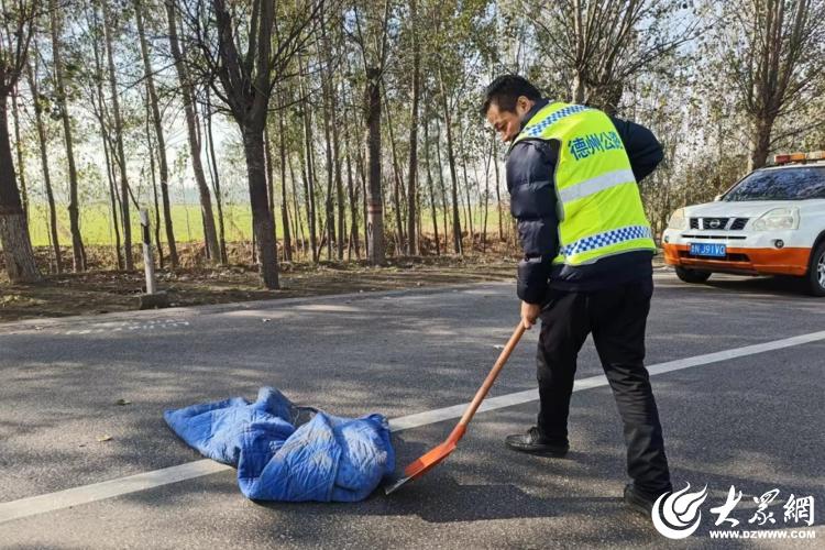 “党建品牌+巡检” 德州公路巡查中心深度融合双轮同转_大众网(图1) “党建品牌+巡检” 德州公路巡查中心深度融合双轮同转_大众网(图1)