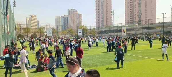 体育课悄然“变脸” 徐家汇体育公园成了快乐运动操场(图2)